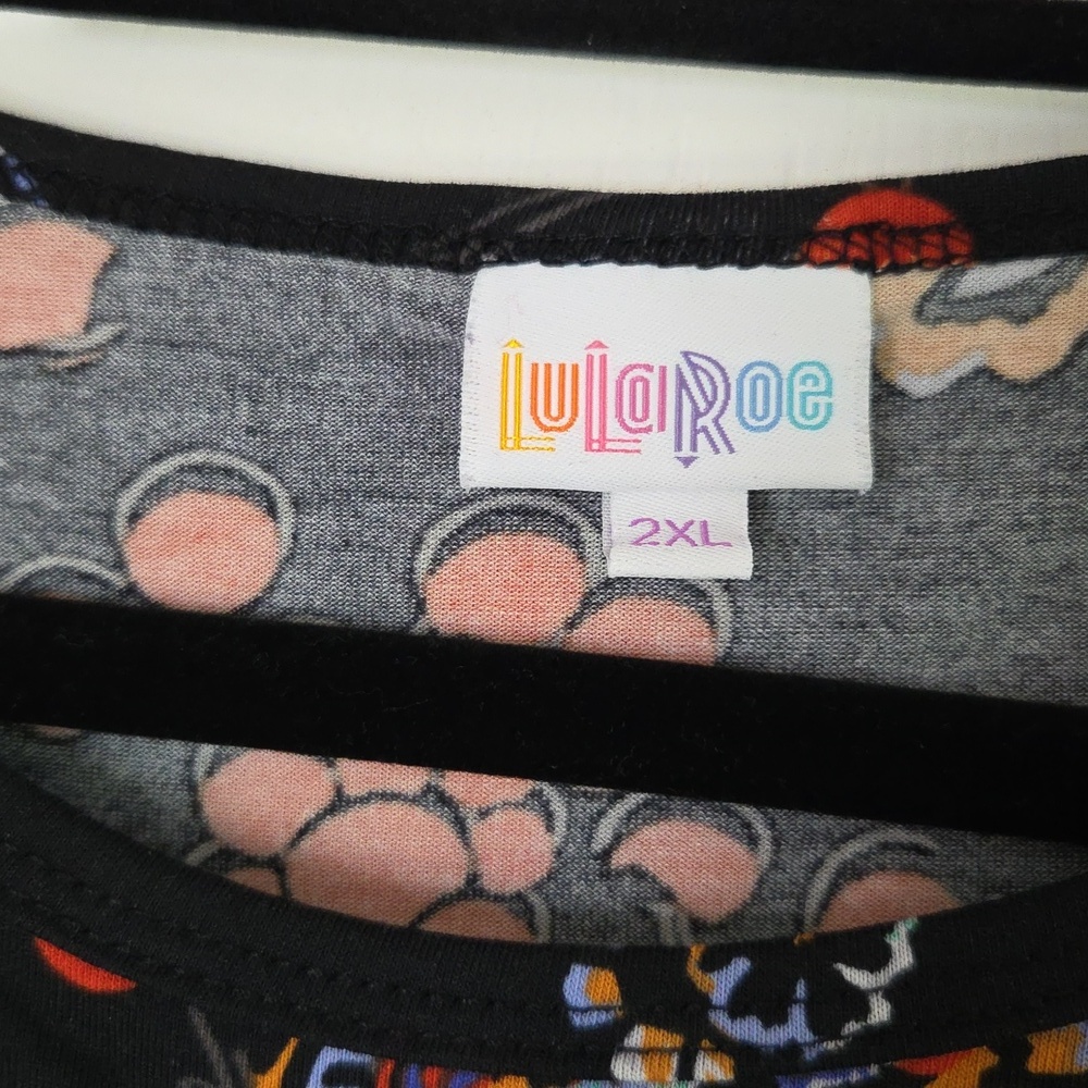 LuLaRoe Black Top with Red and Blue Paisley Print Size 2XL - Picture 2 of 3